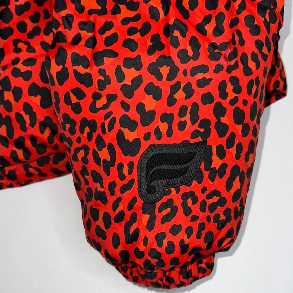 Like New - Fabletics Wander Cropped Puffer Jacket - Picture 4 of 10